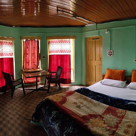 New Relax Inn, Pahalgam, 2 Km From Lidder Valley エクステリア 写真