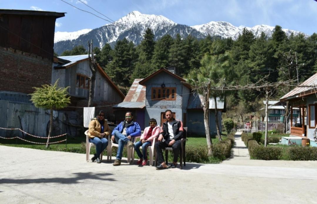 New Relax Inn, Pahalgam, 2 Km From Lidder Valley エクステリア 写真
