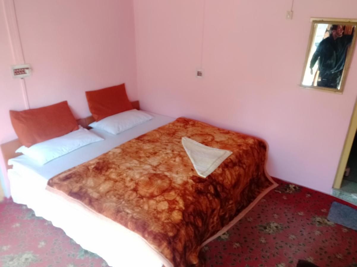 New Relax Inn, Pahalgam, 2 Km From Lidder Valley エクステリア 写真
