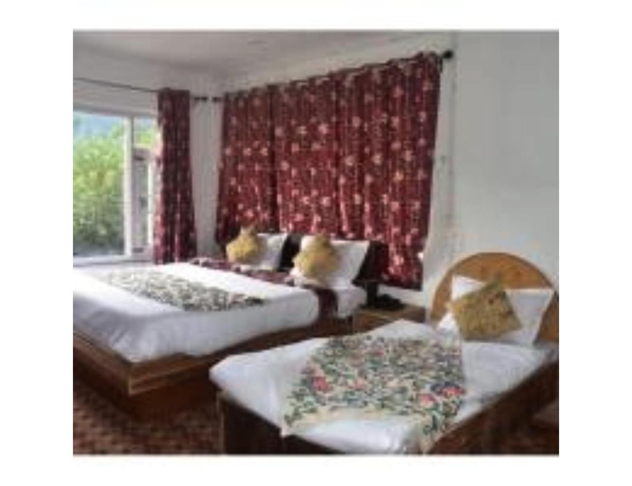 New Relax Inn, Pahalgam, 2 Km From Lidder Valley エクステリア 写真