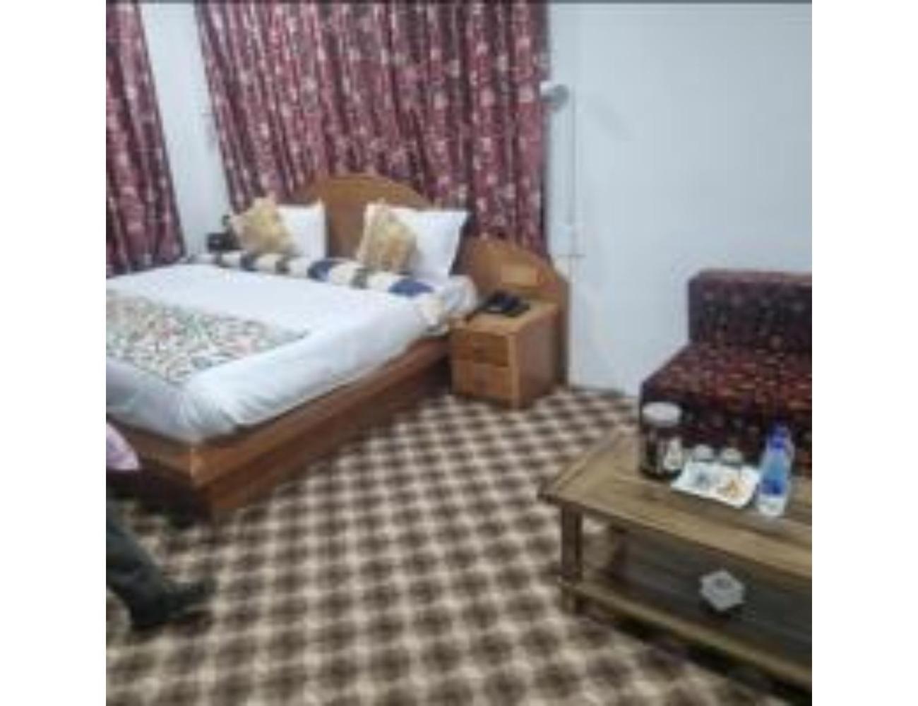 New Relax Inn, Pahalgam, 2 Km From Lidder Valley エクステリア 写真