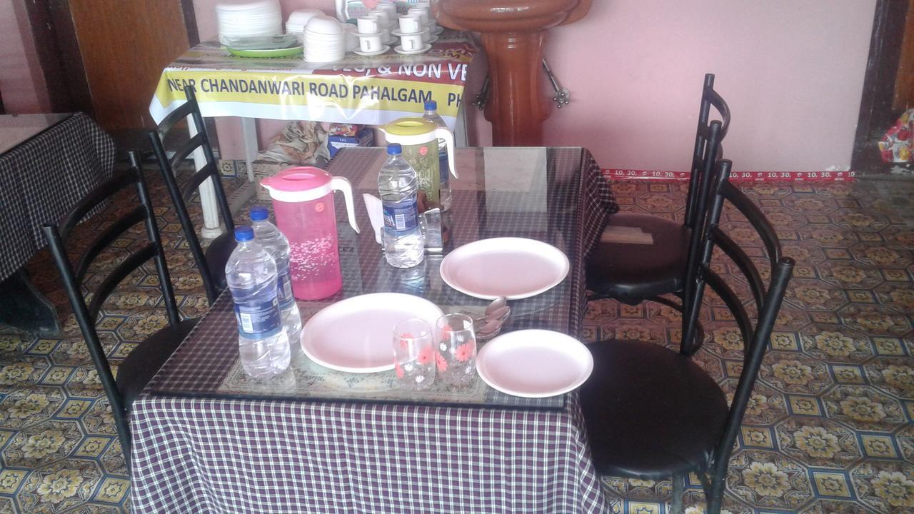 New Relax Inn, Pahalgam, 2 Km From Lidder Valley エクステリア 写真