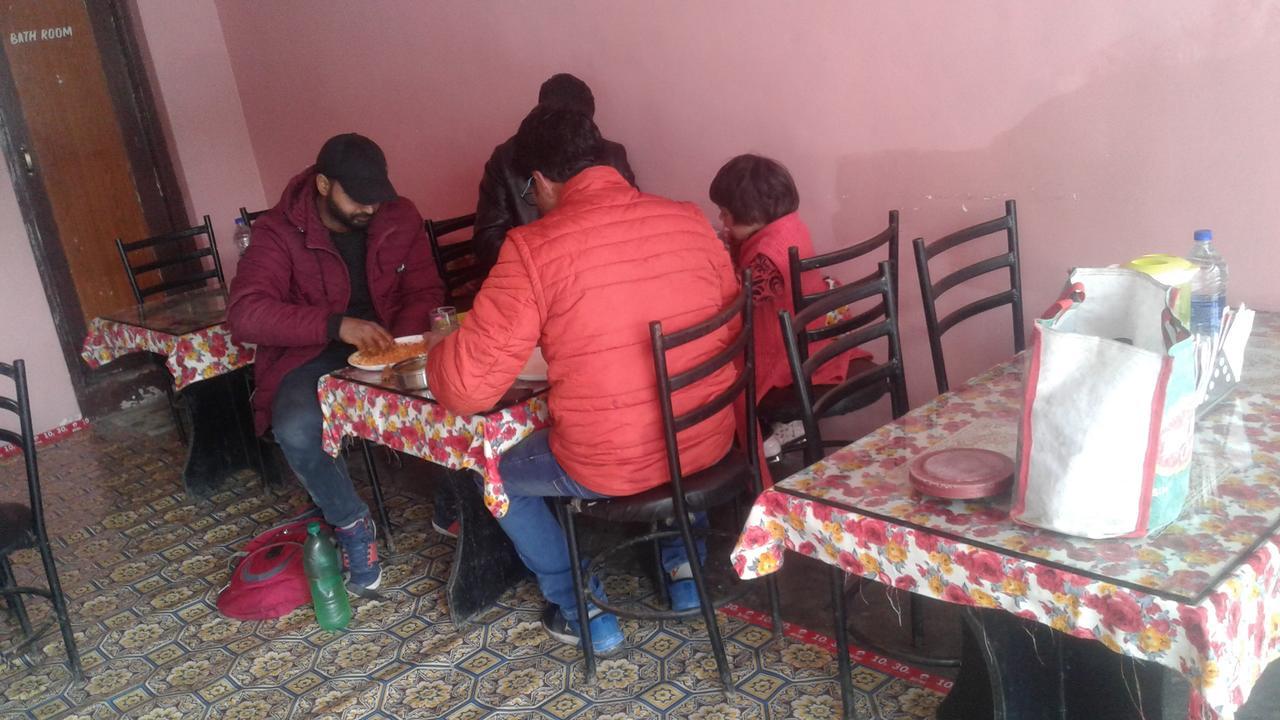 New Relax Inn, Pahalgam, 2 Km From Lidder Valley エクステリア 写真