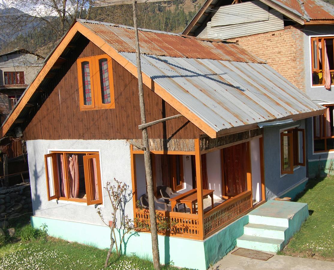 New Relax Inn, Pahalgam, 2 Km From Lidder Valley エクステリア 写真
