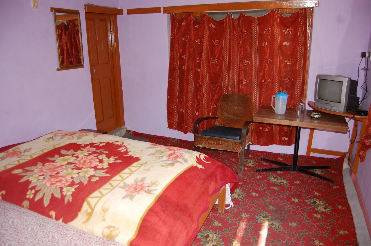 New Relax Inn, Pahalgam, 2 Km From Lidder Valley エクステリア 写真