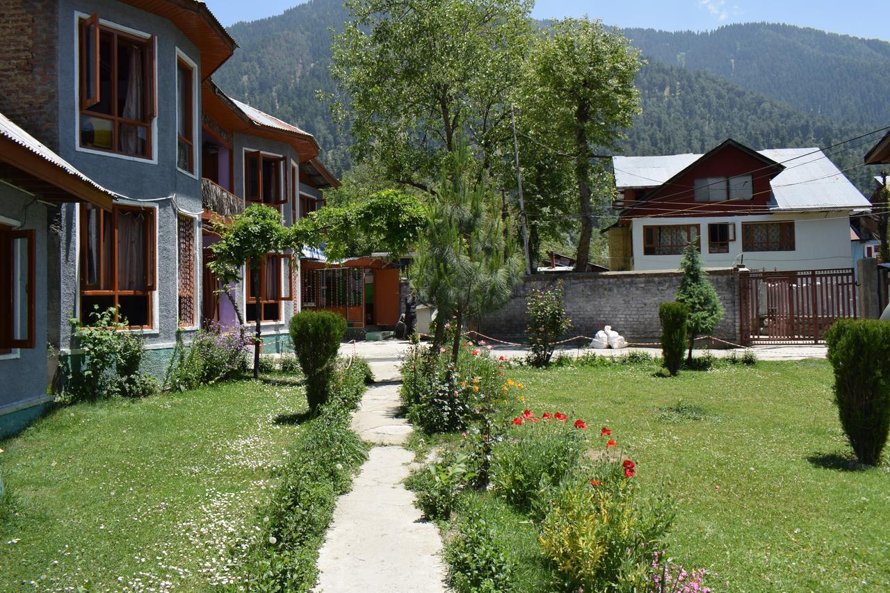 New Relax Inn, Pahalgam, 2 Km From Lidder Valley エクステリア 写真