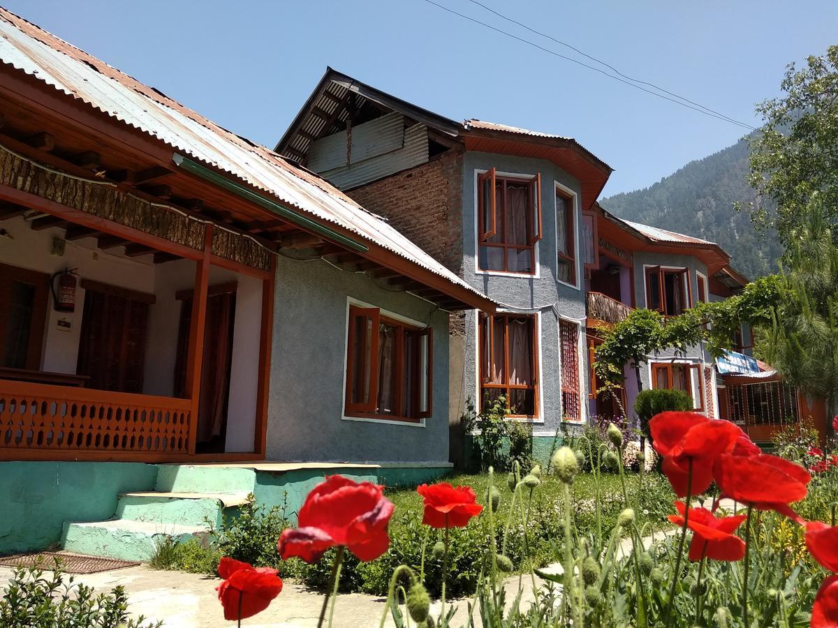 New Relax Inn, Pahalgam, 2 Km From Lidder Valley エクステリア 写真