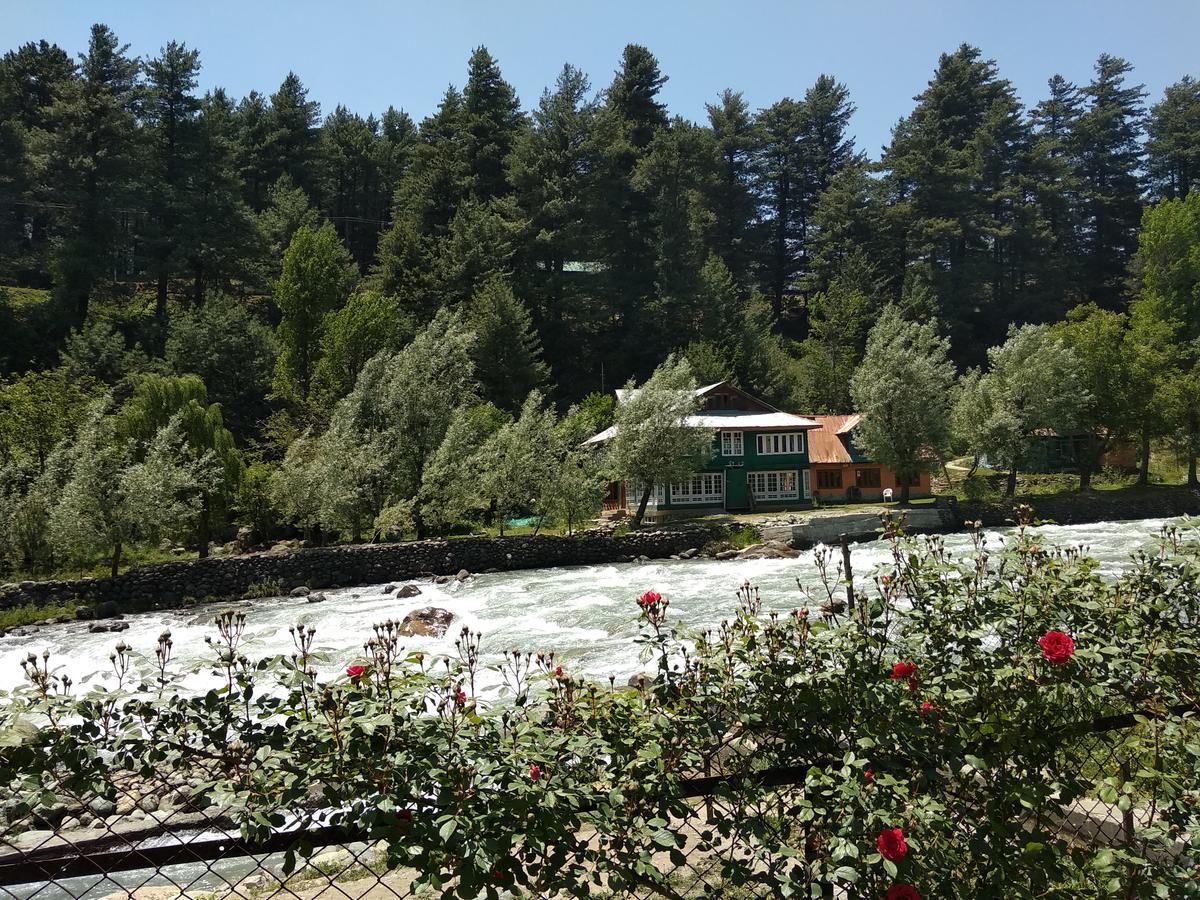 New Relax Inn, Pahalgam, 2 Km From Lidder Valley エクステリア 写真