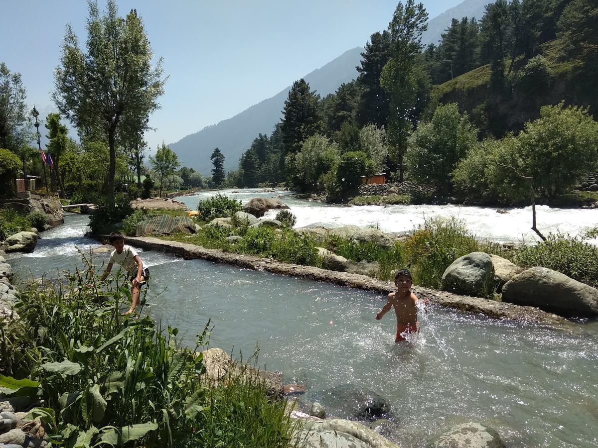 New Relax Inn, Pahalgam, 2 Km From Lidder Valley エクステリア 写真